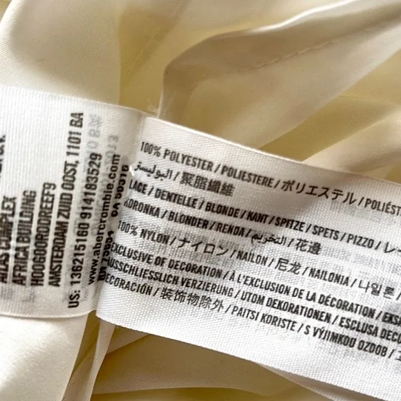 Abercrombie & Fitch Lace Shoulder Panel Top - Picture 4 of 4